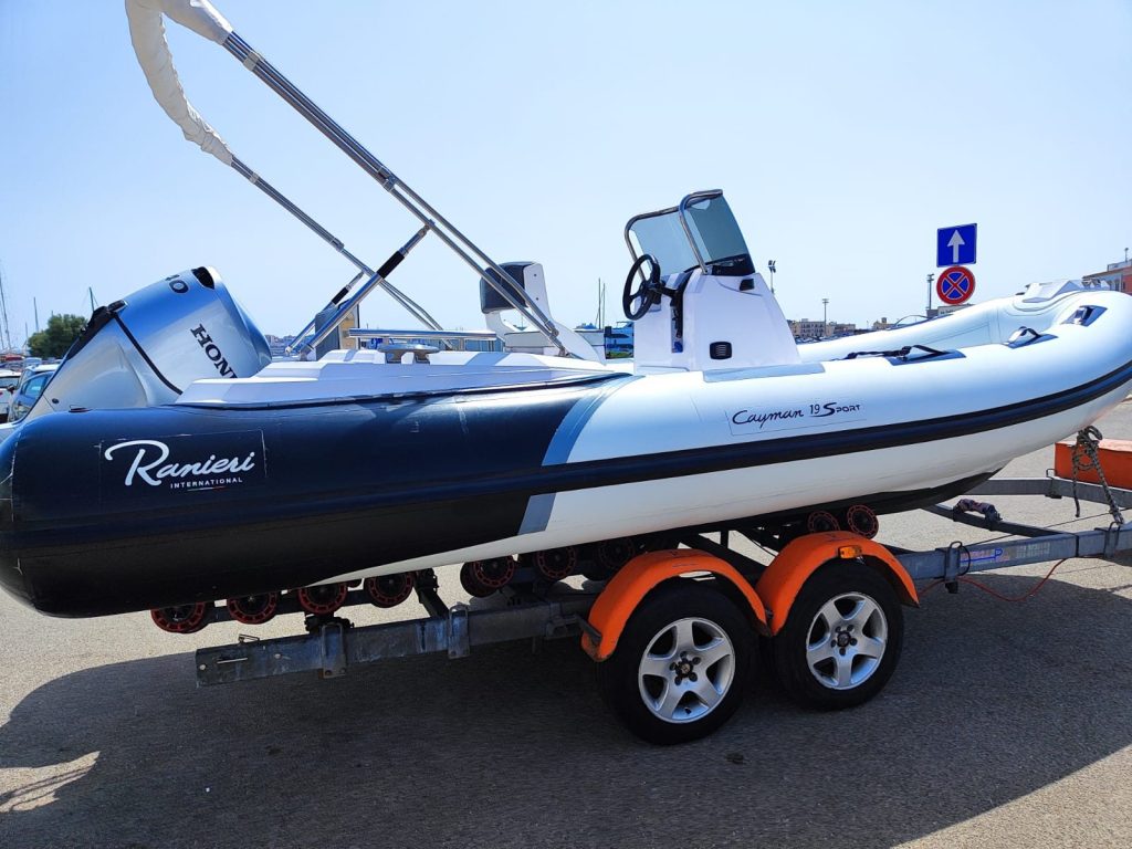 Ranieri International Cayman 19 Sport 2019 - Sea Level Traders