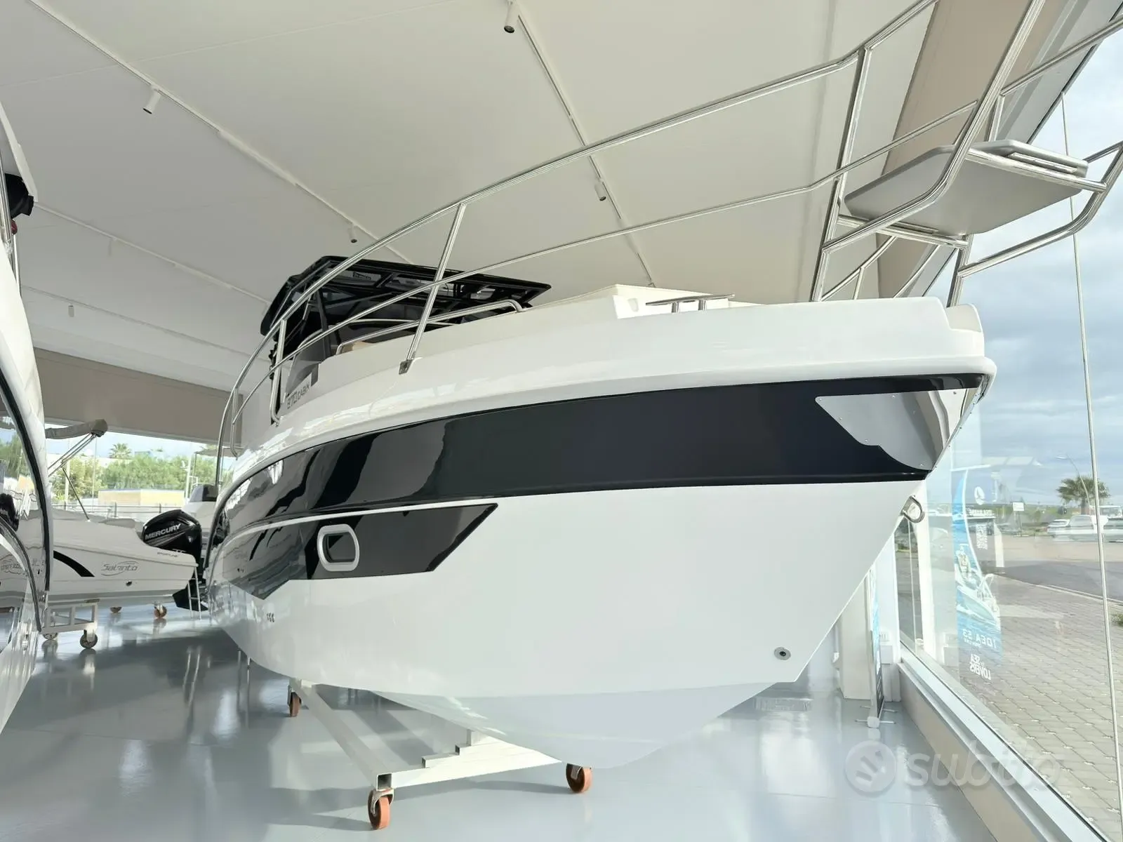 Saver cabin 5 870 2026 · Open / Day Cruiser in vendita - Sea Level Traders